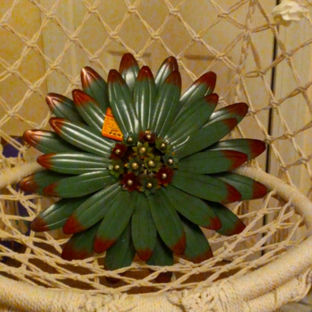 Iron flower wall decor
